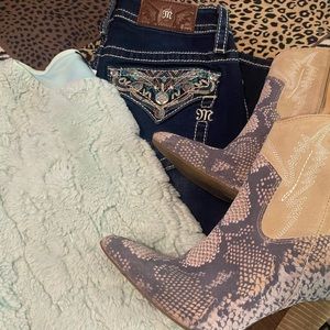 Fleur De Paris Kids Medium Sweater